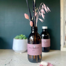 Load image into Gallery viewer, W&R Botanical No. 3 Diffuser