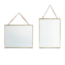 Load image into Gallery viewer, Kiko Antiqued Brass Frame - 5x7"