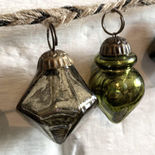 Load image into Gallery viewer, Noel Bauble Garland