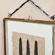 Load image into Gallery viewer, Kiko Antiqued Brass Frame - 4x6"