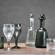 Load image into Gallery viewer, Manilla Wine Glass - Dark Emerald
