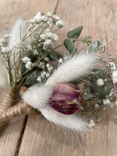 Load image into Gallery viewer, Wild &amp; Rust Dried Flower Button Hole
