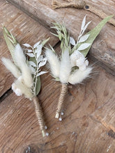 Load image into Gallery viewer, Bespoke Dried Flower and Wedding Arrangements
