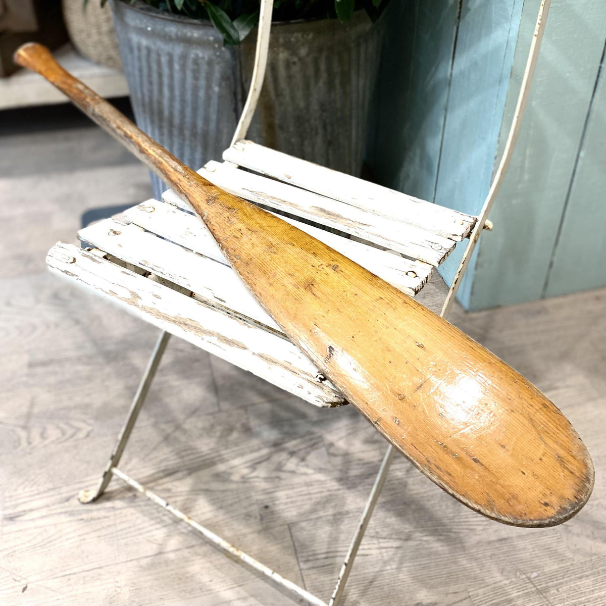 Vintage Oar Paddle 1,811 Wooden Boat Oars Stock Photos, High Res